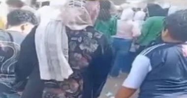 طفل السلاسل في القليوبية: أم تربط ابنها بالقيود أثناء الذهاب للمدرسة!