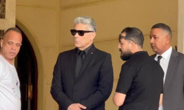 عزاء الفنان عبد الرحمن أبو زهرة يبدأ اليوم في مسجد المشير طنطاوي وسط حشود كبيرة