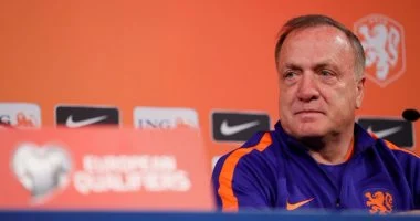 عودة ديك أدفوكات لتدريب كوراساو استعدادًا لكأس العالم 2026 تثير اهتمام الجميع