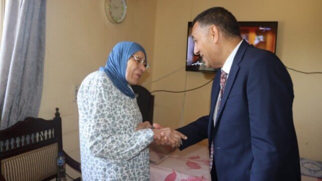 فرحة عيد الأضحى في القليوبية: محافظ القليوبية يحتفل مع نزيلات دار فيس والصديق للمسنات بالعبور