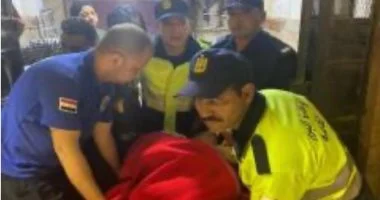 فريق الحماية المدنية ينقذ سيدة من عقار وينقلها للمستشفى ببولاق الدكرور
