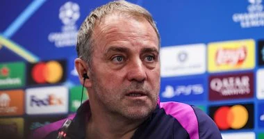 فليك يؤكد استمراره مع برشلونة حتى عام 2028 ويكشف عن مستقبل ليفاندوفسكي