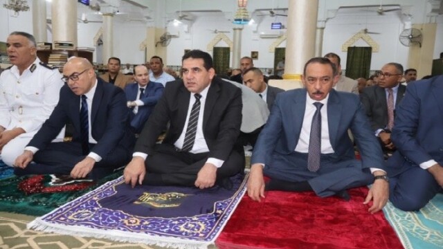 في أجواء احتفالية، محافظ سوهاج يؤدي صلاة عيد الأضحى بمسجد الشرطة في مدينة ناصر