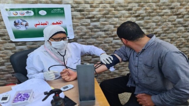 قافلة طبية مجانية تقدم خدماتها لـ 875 مواطنًا في المحمودية بالبحيرة