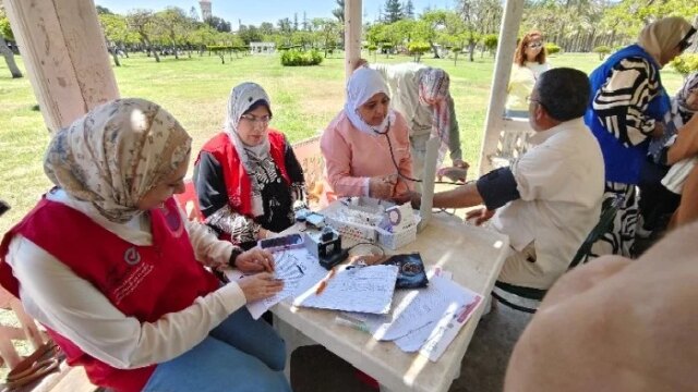 قافلة طبية مميزة تقدم خدمات صحية للمواطنين في الإسكندرية خلال أول أيام العيد