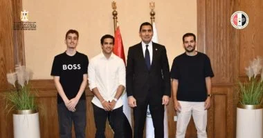 كرم وزير الرياضة ثلاثة أبطال في الاسكواش تقديراً لإنجازاتهم الاستثنائية والمتميزة