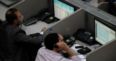 “` لعبة كراسي موسيقية تنعش السوق.. سهم قيادي وحيد يحقق نتائج إيجابية في شهادات الإيداع هذا الأسبوع “`