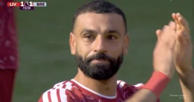 ليفربول يستضيف برينتفورد: محمد صلاح يغادر الملعب وسط وداع الجماهير في الدقيقة 73