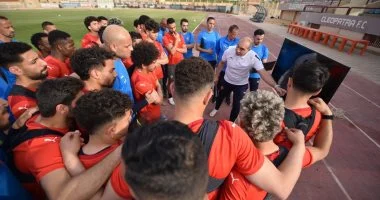 ماهر يعقد جلسة فيديو تحضيرية للاعبي سيراميكا قبل مواجهة الزمالك الحاسمة