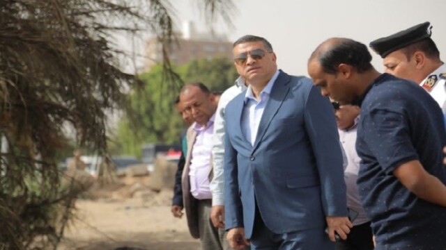 محافظ قنا يزور مشروع معالجة هبوط جسر طراد النيل في نجع حمادي بمتابعة دقيقة