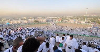 محطة الهدوء تستقبل الحجاج بفرح عقب نفرتهم إلى المزدلفة اليوم