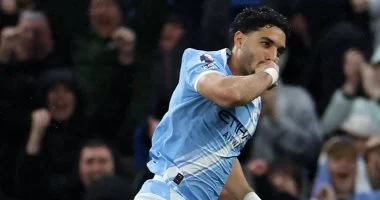 مرموش يتألق ويسجل هدفًا في ثلاثية مانشستر سيتي أمام كريستال بالاس