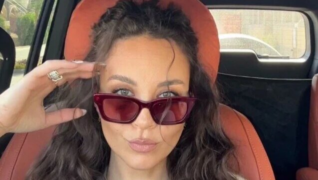 مريم الخشت تتألق بإطلالة كاجوال وتحدث تفاعلًا كبيرًا في ظهورها الجديد
