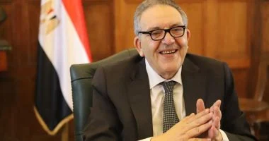 “` مصر تتبوأ موقعاً استراتيجياً كبوابة عالمية تصل إلى 3 مليارات مستهلك حسب أحمد الوكيل “`