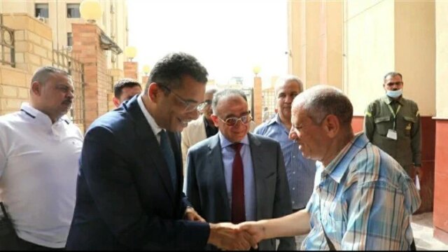 مفاجأة كبرى في البحر الأحمر: محافظ الإقليم يُطالب بتحسين خدمات التأمين الصحي بالغردقة