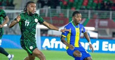 منتخب نيجيريا يتقابل مع زيمبابوي في مباراة ودية مثيرة الليلة