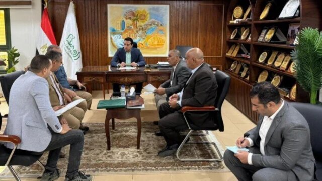 نائب محافظ الفيوم يعلن عن خطة شاملة لتطوير منطقة دمو الجديدة وتحسين البنية التحتية