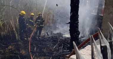 نجاح فرق الإطفاء في السيطرة على حريق بمخلفات داخل مستشفى بنها التعليمي
