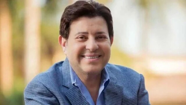هاني شاكر يحتفل بنصف قرن من الحب والألم في مشواره الفني الرومانسي