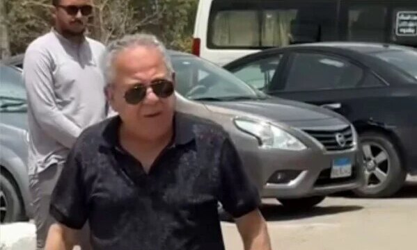 وداع مؤثر من نجوم الفن لعبد الرحمن أبو زهرة في مسجد الشرطة بالشيخ زايد