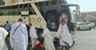“` وصلت آخر مجموعات الحجاج السياحيين عبر البر إلى الأراضي السعودية في الموسم الحالي “`